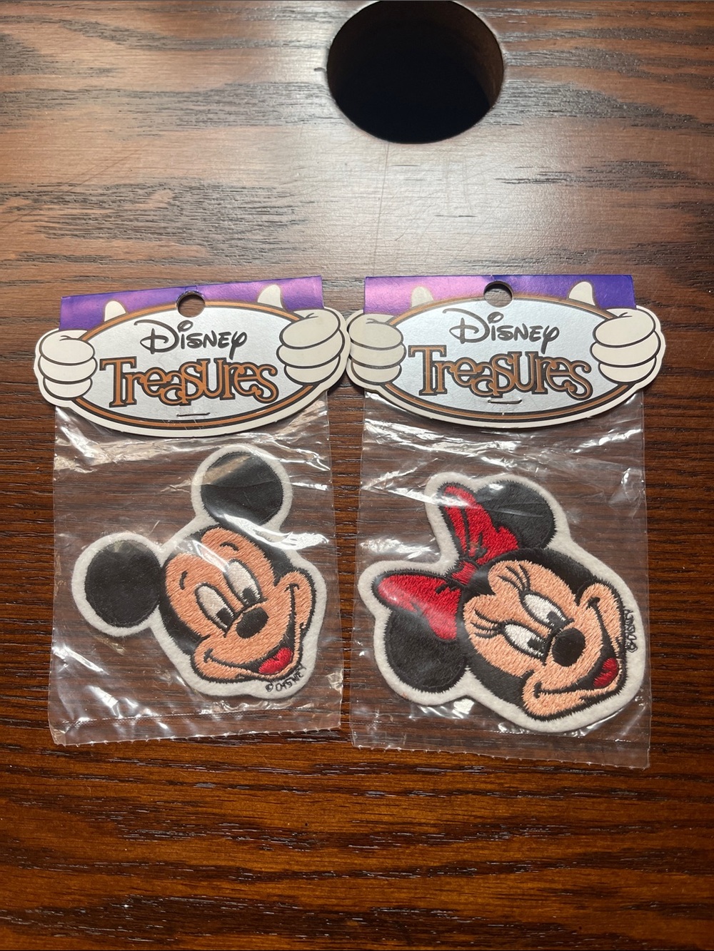 NEW VTG Disney Parks Exclusive Mickey & Minnie Embroidered Patches Set of 2